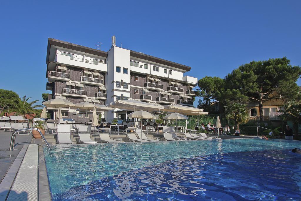 Hotel Delle Nazioni Lignano Sabbiadoro Exterior foto